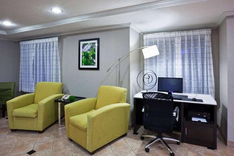 La Quinta By Wyndham Cleveland Macedonia Otel Dış mekan fotoğraf